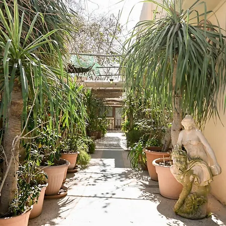 Pensión Sefranda 3*